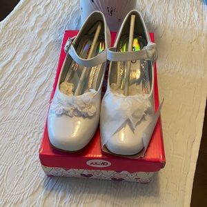 NEW Girls Josmo Size 2 White Patent Leather Shoes
